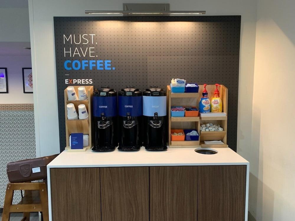 Holiday Inn Express & Suites Evansville North By Ihg Warrenton Exteriör bild