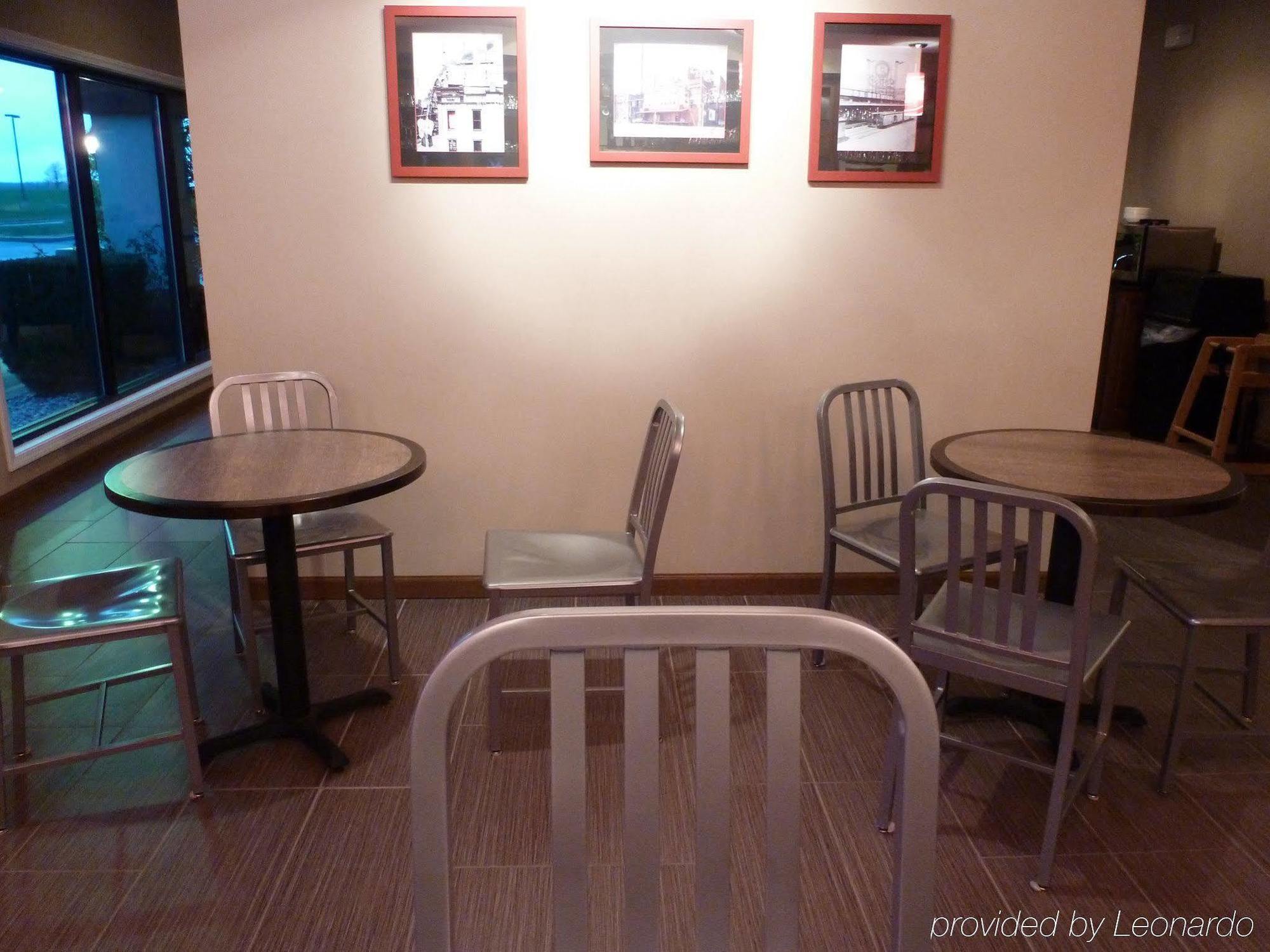 Holiday Inn Express & Suites Evansville North By Ihg Warrenton Restaurang bild
